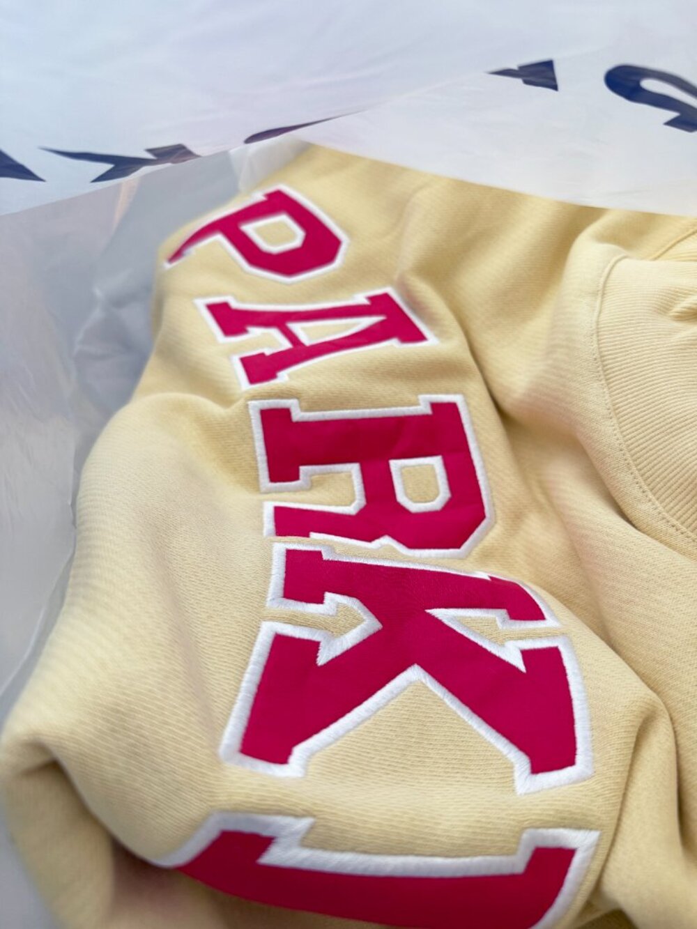 Lemonade Heritage Mockneck in L/XL - Parke Summerland Collection